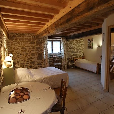 Bed and Breakfast Ferme Cidricole Hugues Desfrieches Sainte-Marguerite-de-Carrouges Номер фото